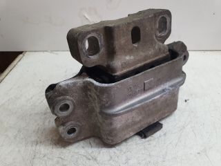 bontott VW GOLF V Motor Tartó Bak (Fém)