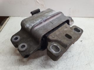 bontott VW GOLF V Motor Tartó Bak (Fém)