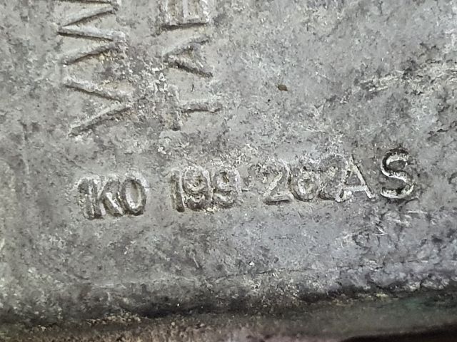 bontott VW GOLF V Motor Tartó Bak (Fém)