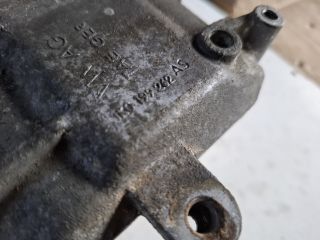 bontott VW GOLF V Motor Tartó Bak (Fém)