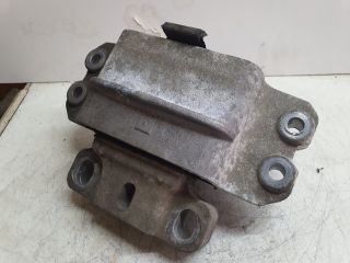bontott VW GOLF V Motor Tartó Bak (Fém)