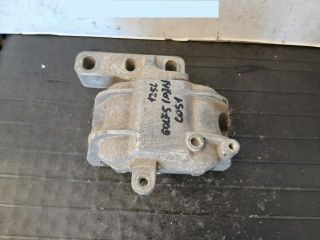 bontott VW GOLF V Motor Tartó Bak Jobb