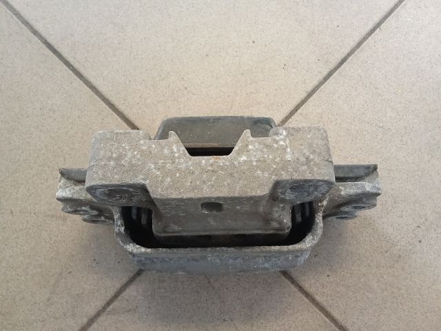 bontott VW GOLF V Motor Tartó Bak (Pozíciófüggetlen)