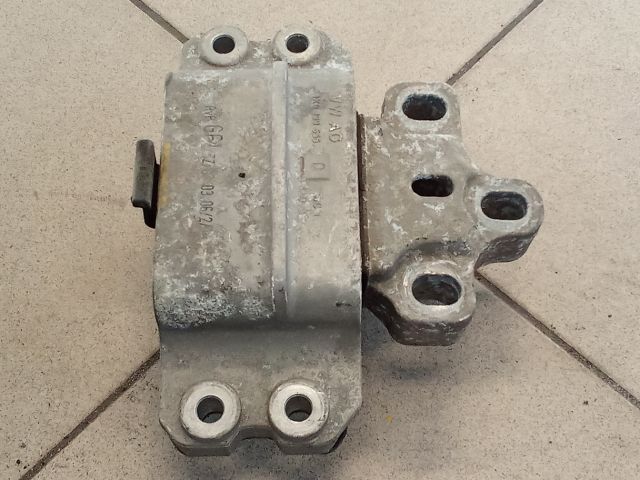 bontott VW GOLF V Motor Tartó Bak (Pozíciófüggetlen)