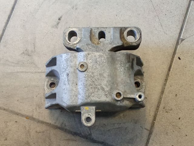 bontott VW GOLF V Motor Tartó Bak (Pozíciófüggetlen)
