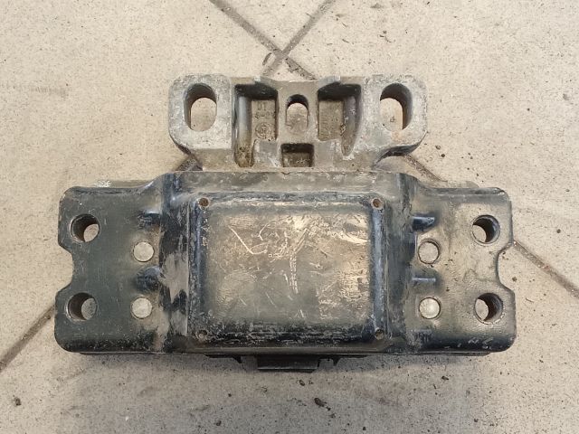 bontott VW GOLF V Motor Tartó Bak (Pozíciófüggetlen)