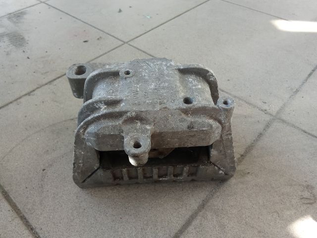 bontott VW GOLF V Motor Tartó Bak (Pozíciófüggetlen)