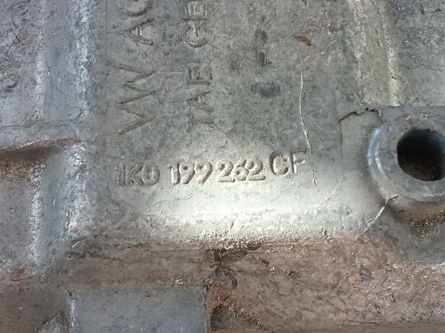 bontott VW GOLF V Motor Tartó Bak (Pozíciófüggetlen)