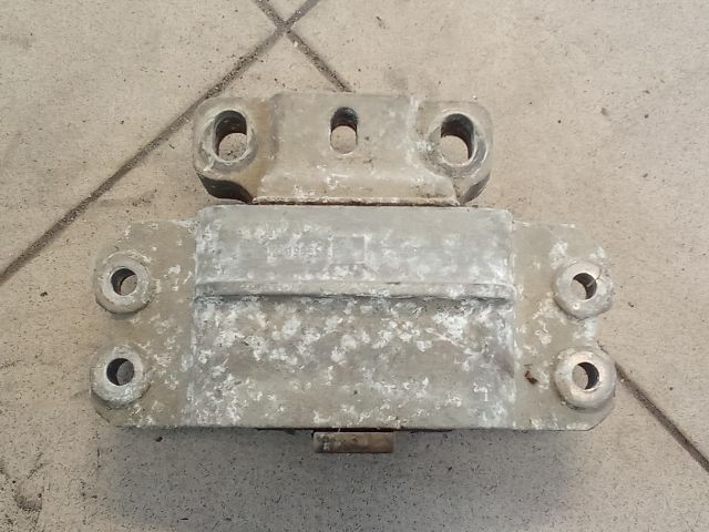 bontott VW GOLF V Motor Tartó Bak (Pozíciófüggetlen)