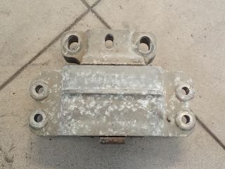 bontott VW GOLF V Motor Tartó Bak (Pozíciófüggetlen)