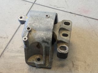 bontott VW GOLF V Motor Tartó Bak (Pozíciófüggetlen)