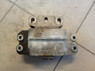 bontott VW GOLF V Motor Tartó Bak (Pozíciófüggetlen)