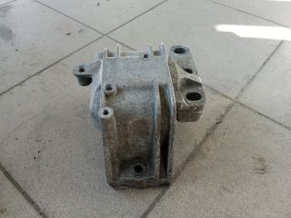 bontott VW GOLF V Motor Tartó Bak (Pozíciófüggetlen)