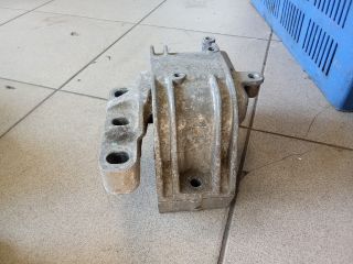 bontott VW GOLF V Motor Tartó Bak (Pozíciófüggetlen)