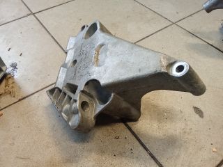 bontott VW GOLF V Motor Tartó Bak (Pozíciófüggetlen)