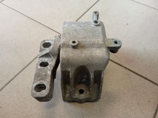 bontott VW GOLF V Motor Tartó Bak (Pozíciófüggetlen)