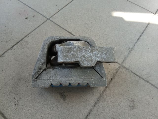 bontott VW GOLF V Motor Tartó Bak (Pozíciófüggetlen)