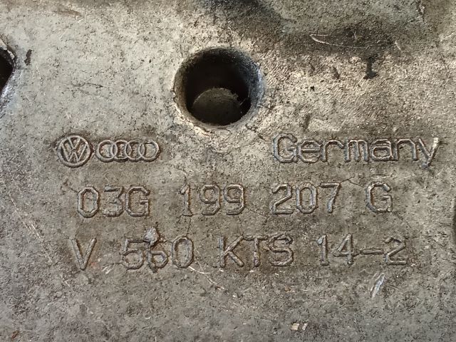 bontott VW GOLF V Motor Tartó Bak (Pozíciófüggetlen)