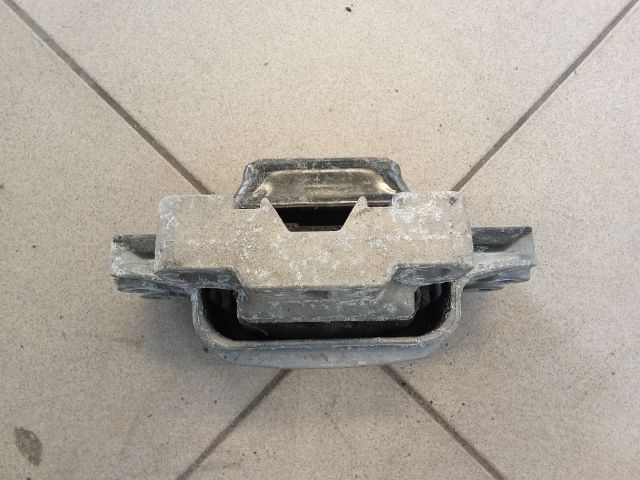 bontott VW GOLF V Motor Tartó Bak (Pozíciófüggetlen)