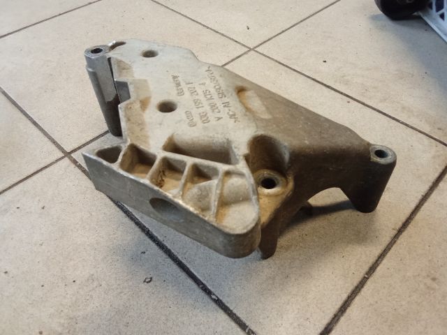 bontott VW GOLF V Motor Tartó Bak (Pozíciófüggetlen)