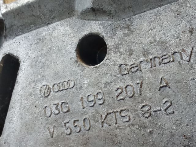 bontott VW GOLF V Motor Tartó Bak (Pozíciófüggetlen)