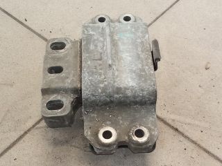 bontott VW GOLF V Motor Tartó Bak (Pozíciófüggetlen)