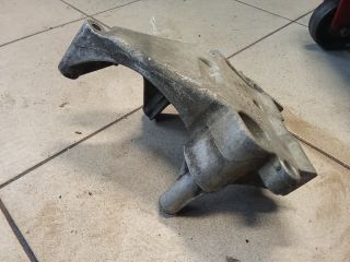 bontott VW GOLF V Motor Tartó Bak (Pozíciófüggetlen)