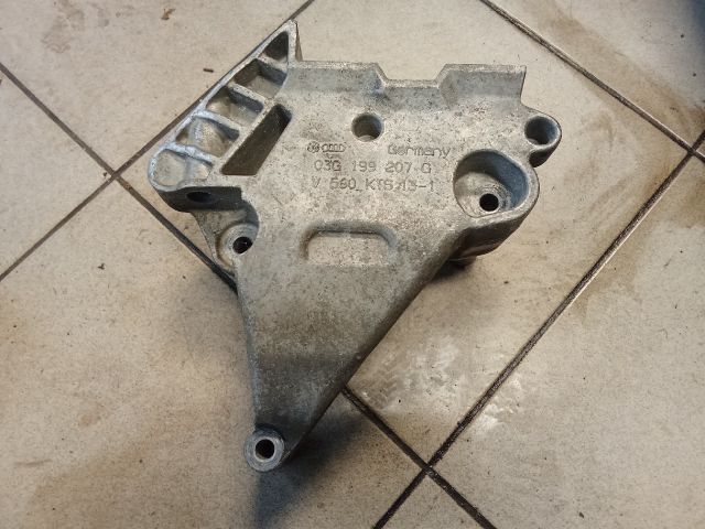 bontott VW GOLF V Motor Tartó Bak (Pozíciófüggetlen)