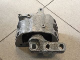bontott VW GOLF V Motor Tartó Bak (Pozíciófüggetlen)
