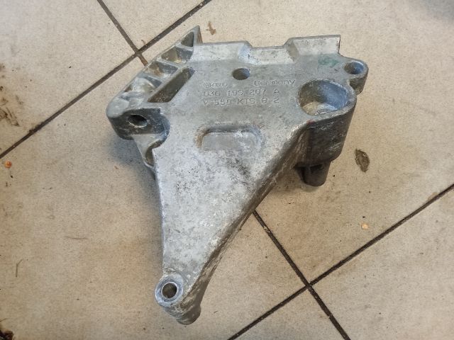 bontott VW GOLF V Motor Tartó Bak (Pozíciófüggetlen)