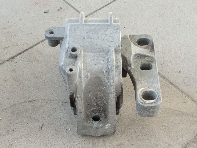 bontott VW GOLF V Motor Tartó Bak (Pozíciófüggetlen)