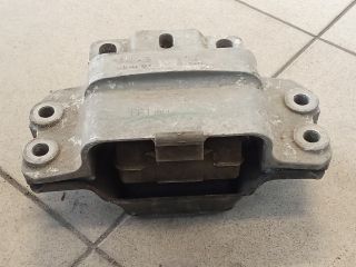 bontott VW GOLF V Motor Tartó Bak (Pozíciófüggetlen)