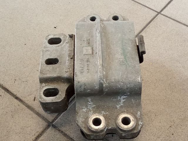 bontott VW GOLF V Motor Tartó Bak (Pozíciófüggetlen)