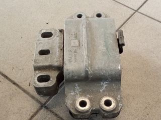 bontott VW GOLF V Motor Tartó Bak (Pozíciófüggetlen)