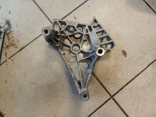 bontott VW GOLF V Motor Tartó Bak (Pozíciófüggetlen)