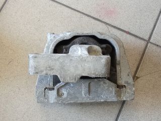 bontott VW GOLF V Motor Tartó Bak (Pozíciófüggetlen)