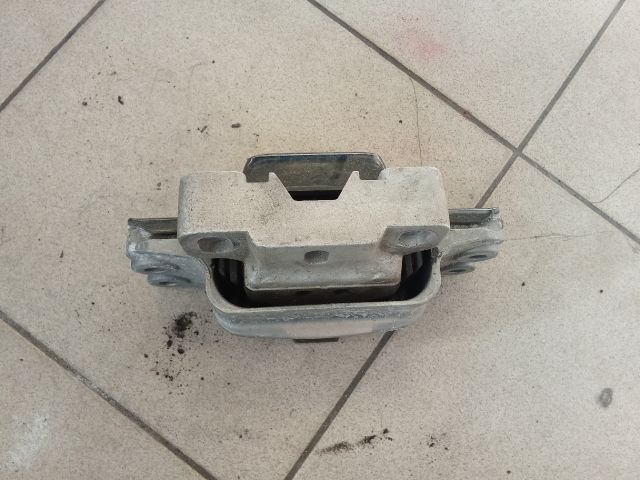 bontott VW GOLF V Motor Tartó Bak (Pozíciófüggetlen)