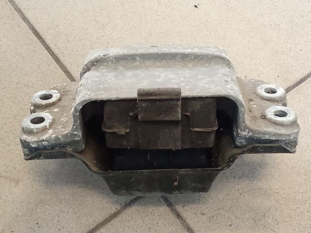 bontott VW GOLF V Motor Tartó Bak (Pozíciófüggetlen)