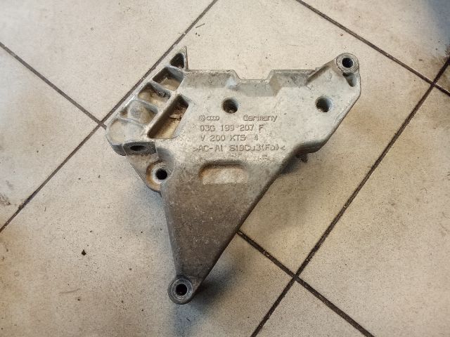 bontott VW GOLF V Motor Tartó Bak (Pozíciófüggetlen)