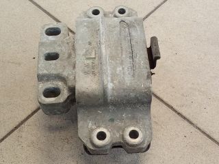 bontott VW GOLF V Motor Tartó Bak (Pozíciófüggetlen)