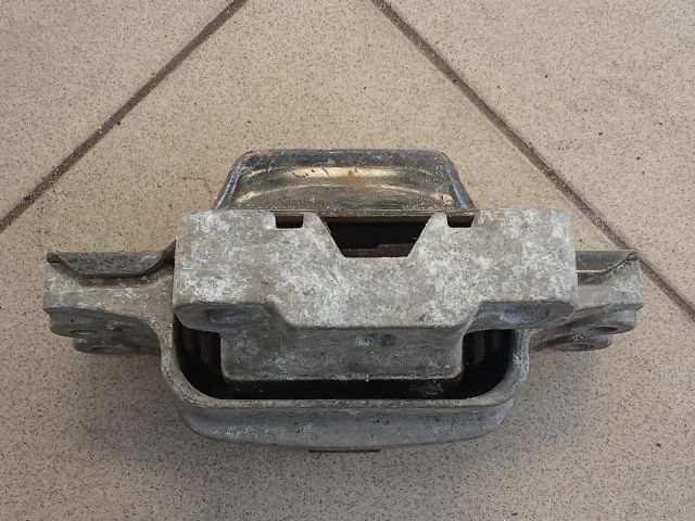 bontott VW GOLF V Motor Tartó Bak (Pozíciófüggetlen)