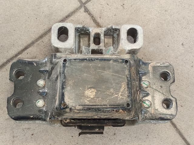 bontott VW GOLF V Motor Tartó Bak (Pozíciófüggetlen)