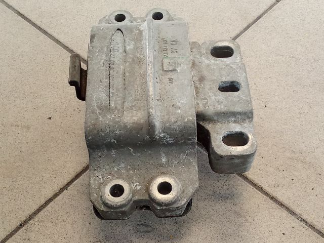 bontott VW GOLF V Motor Tartó Bak (Pozíciófüggetlen)