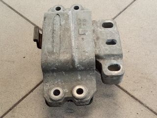 bontott VW GOLF V Motor Tartó Bak (Pozíciófüggetlen)
