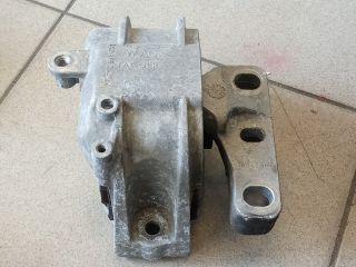 bontott VW GOLF V Motor Tartó Bak (Pozíciófüggetlen)