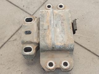 bontott VW GOLF V Motor Tartó Bak (Pozíciófüggetlen)