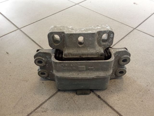 bontott VW GOLF V Motor Tartó Bak (Pozíciófüggetlen)