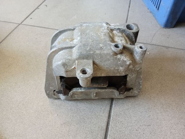 bontott VW GOLF V Motor Tartó Bak (Pozíciófüggetlen)