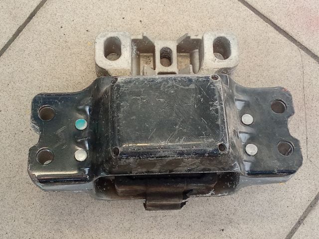 bontott VW GOLF V Motor Tartó Bak (Pozíciófüggetlen)