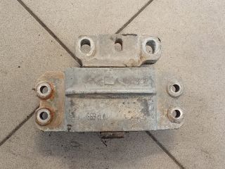 bontott VW GOLF V Motor Tartó Bak (Pozíciófüggetlen)